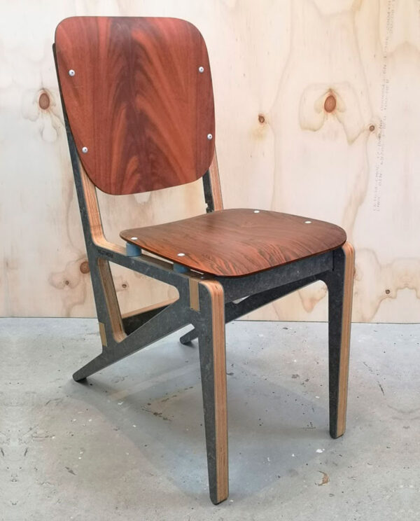 Veldtwerk-NS-treinstoeltje-04